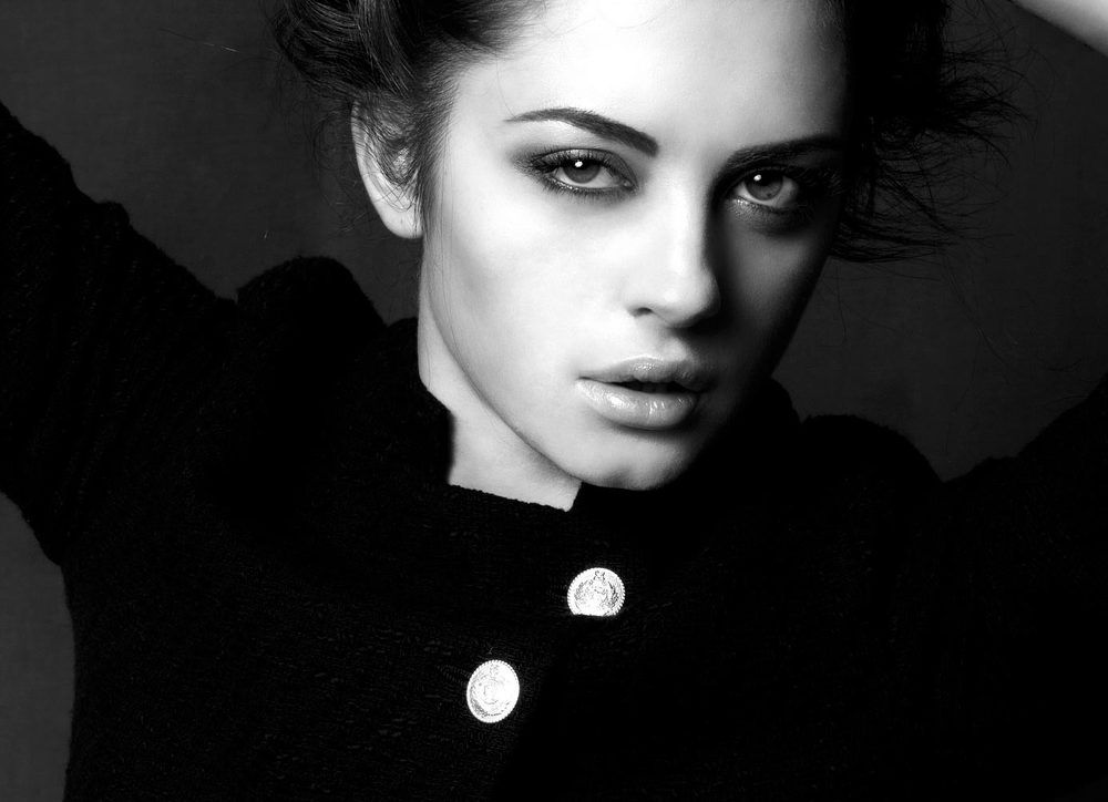 Dmitrius Yakovlev - a professional fashion photographer. Positioning itself as a fashion photographer, portraitist.
Currently engaged in an active search for an agent in Europe and America. Is actively seeking cooperation with European and American magazines, designers and model agencies.