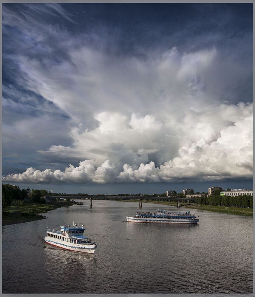 небо над городом(Великий Новгород)