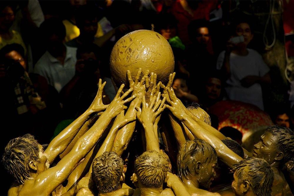 Bac Giang province's traditional all-male mud wrestling competition