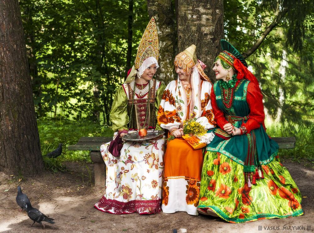 "Целомудрие" - Настя Каншина(в центре)
