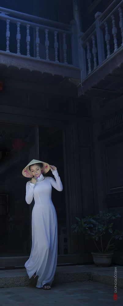 Ao Dai Vietnam .model: Xuan Van, Photo Duong Quoc Dinh