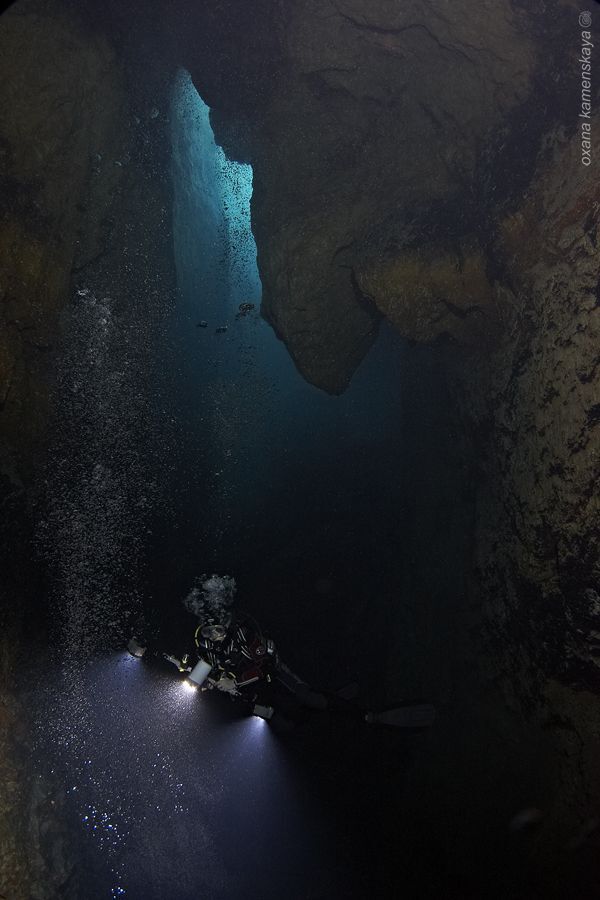 Сенот.
Пещера с морской водой. Глубина примерно до 50-60 м.
Сенот "Cueva De Los Pecos", Playa Larga, Куба.