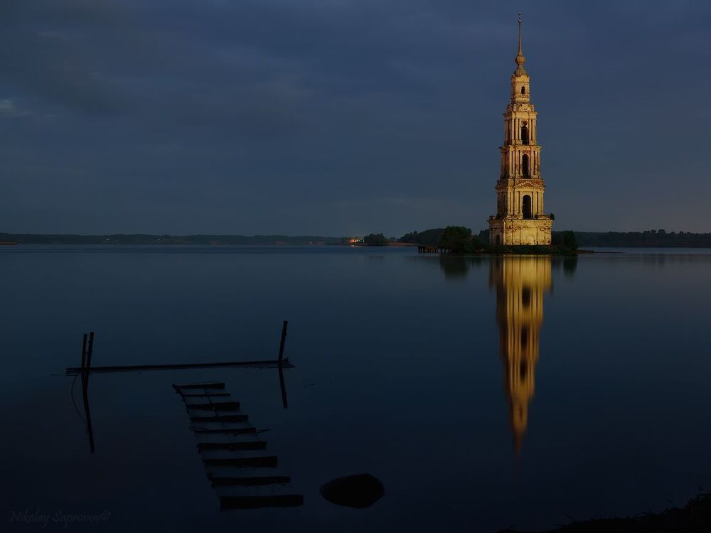 Лунная колокольня