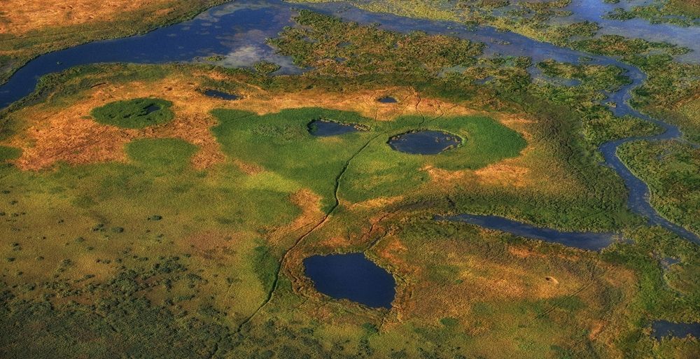 Камчатский рельеф (пролетая над склонами вулканов Вилючинский и Мутновский).