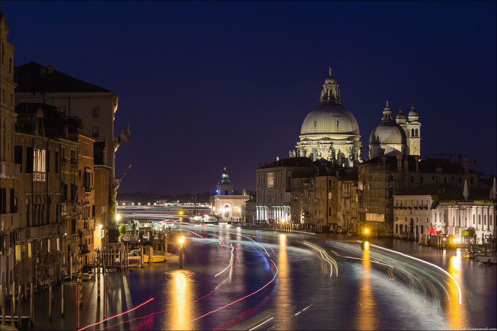 Venice traces
