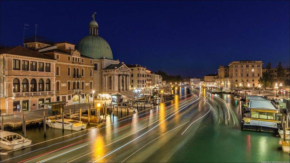 Venice traces
