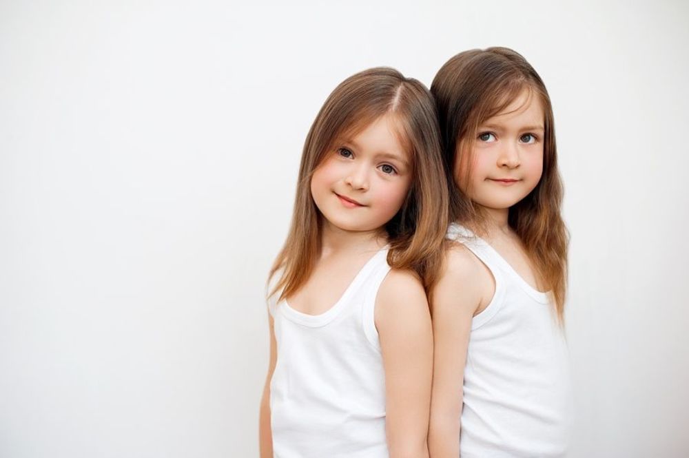 Двоє. About two people, four eyes and one heart