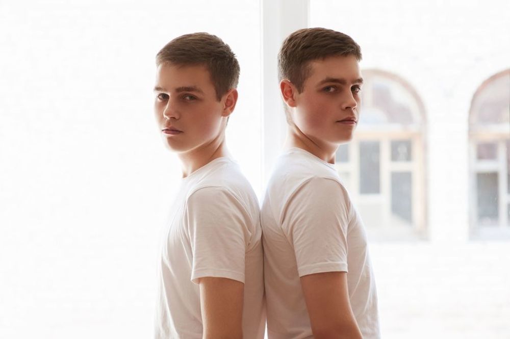 Двоє. About two people, four eyes and one heart