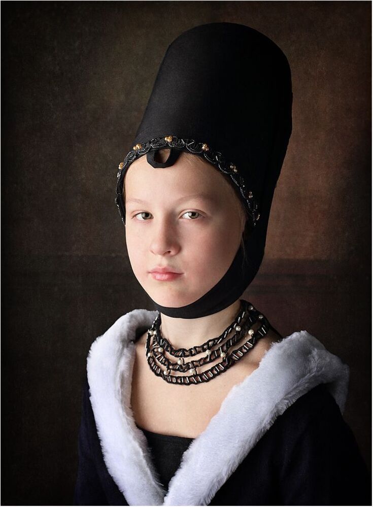 Petrus Christus 
Portrait of a young girl

Оригинал http://upload.wikimedia.org/wikipedia/commons/thumb/c/ce/Petrus_Christus_-_Portrait_of_a_Young_Woman_-_Google_Art_Project.jpg/280px-Petrus_Christus_-_Portrait_of_a_Young_Woman_-_Google_Art_Project.jpg