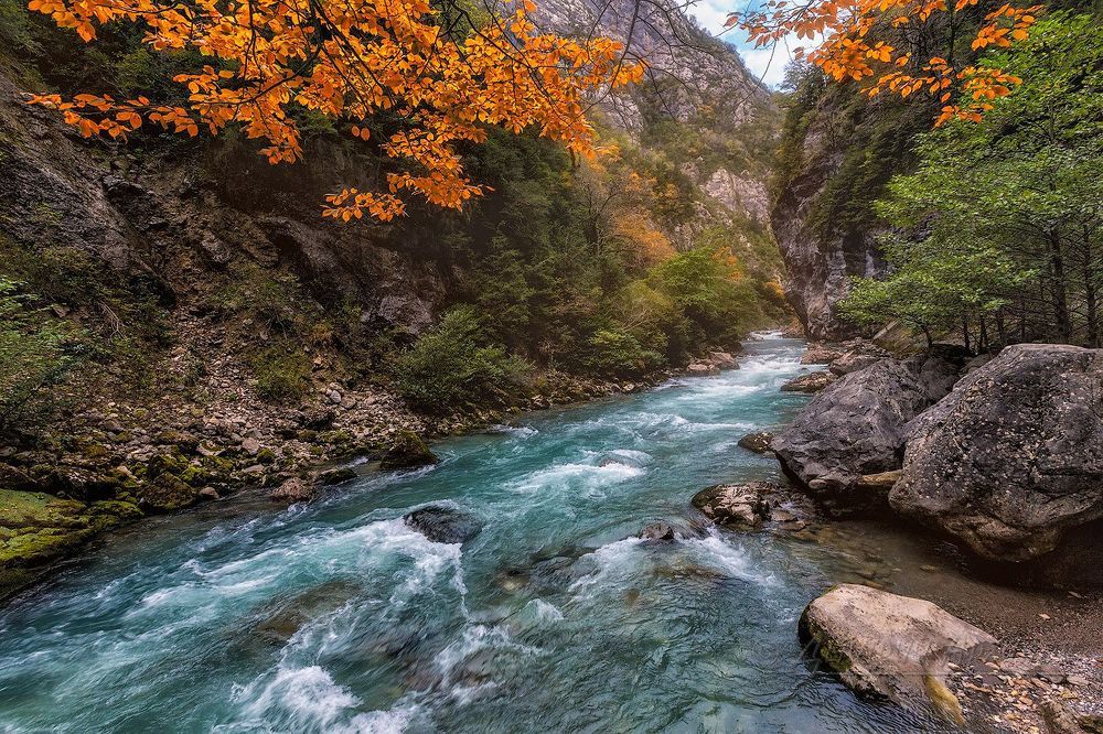 Осенняя река