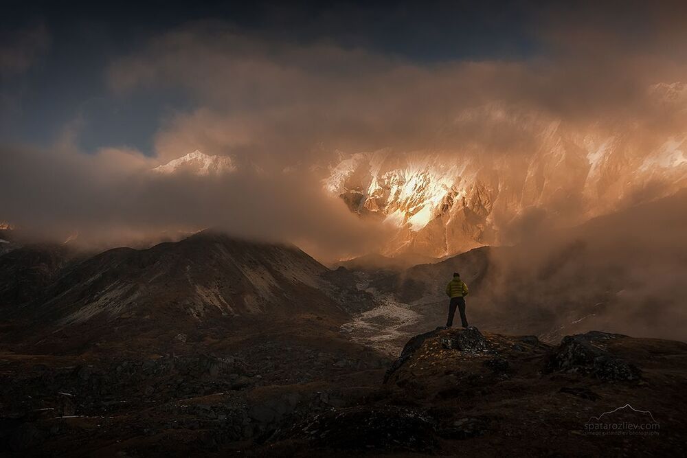 Somewhere around Dzongla village (4,820m.) in the Sagarmatha National Park, Himalaya, Nepal