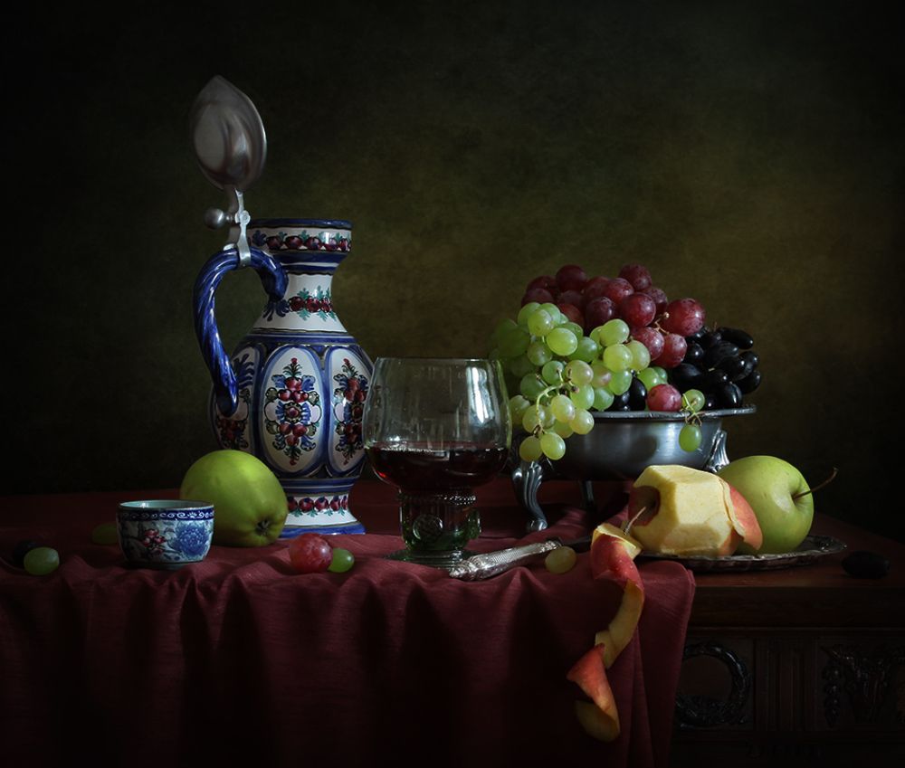 С яблоками и виноградом