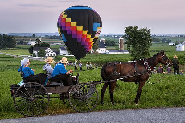 Amish watching Balloon