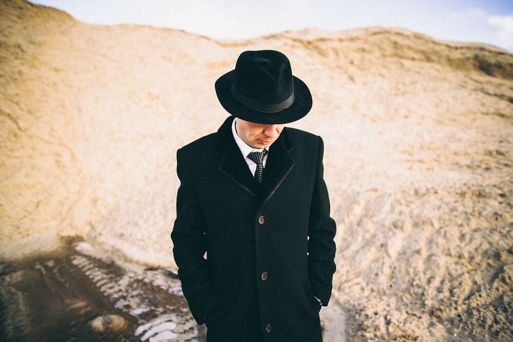 Black man hat / Music