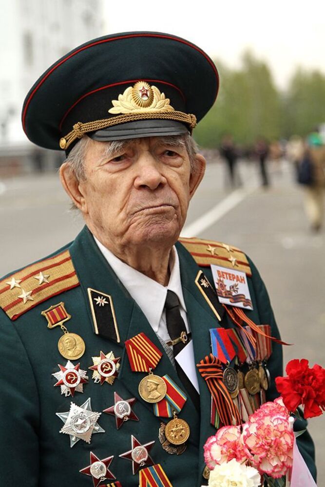 Достойные люди достойной страны