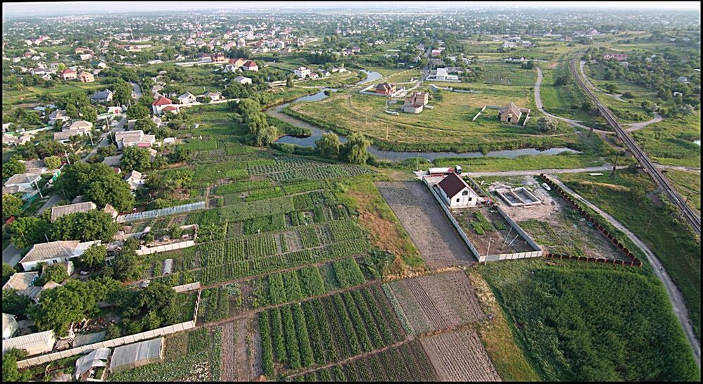 Пригород.