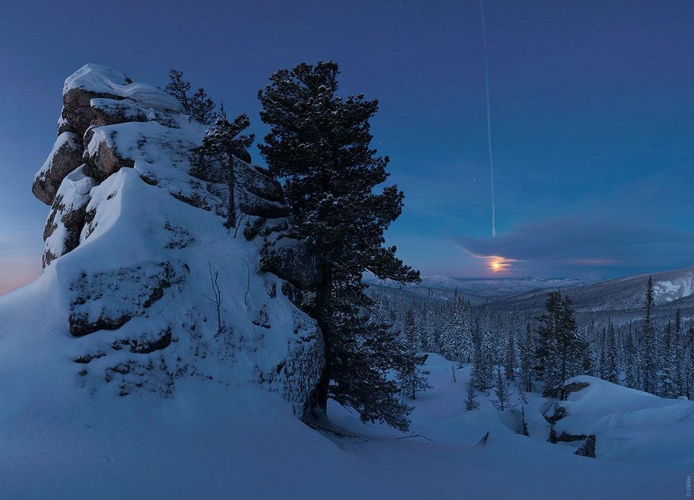 закат луны, перед рассветом