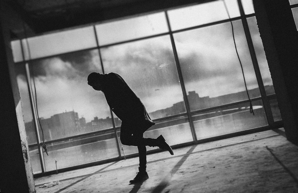 Lone dance