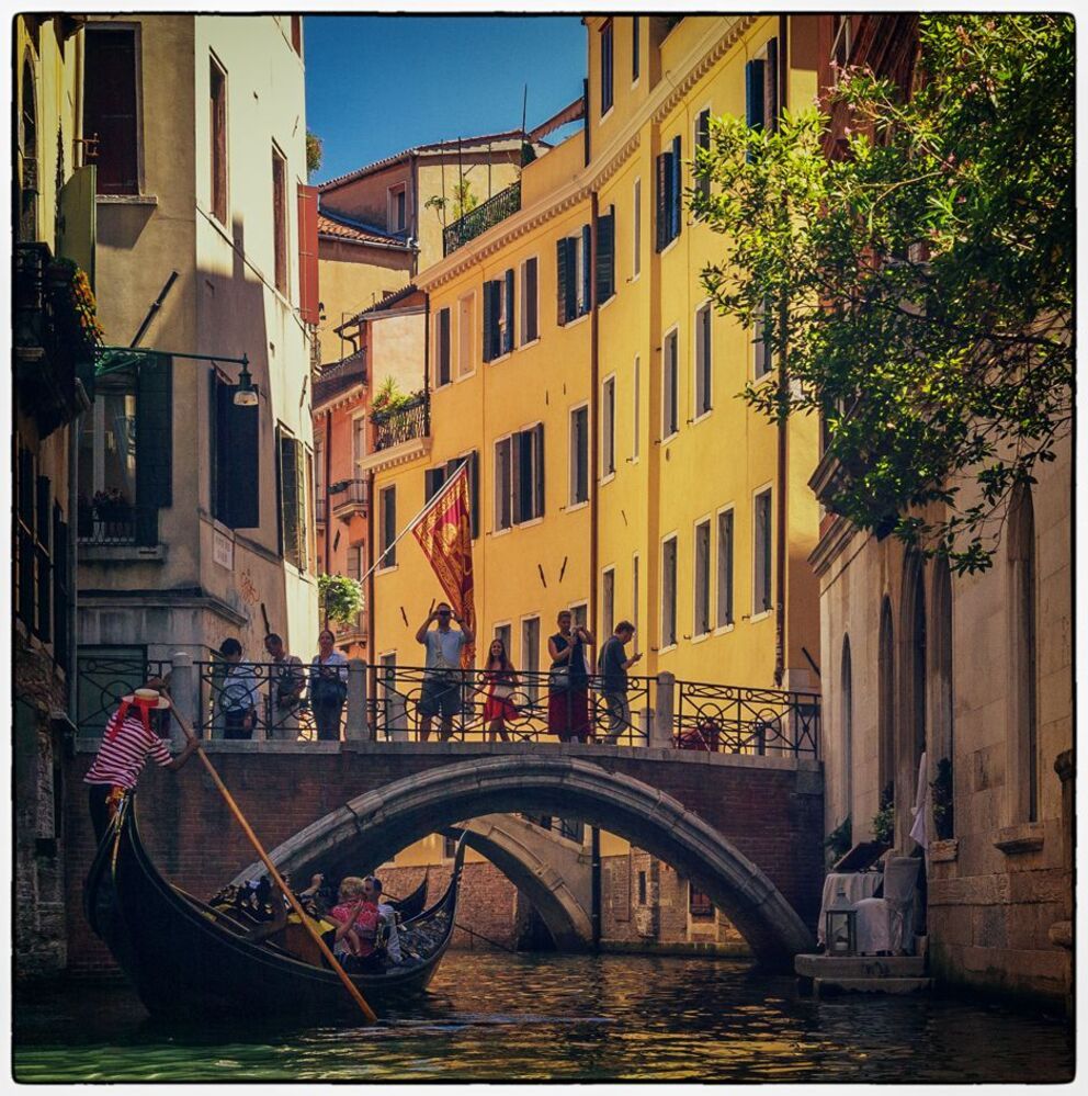 Gondol&igrave;, gondol&agrave; ...