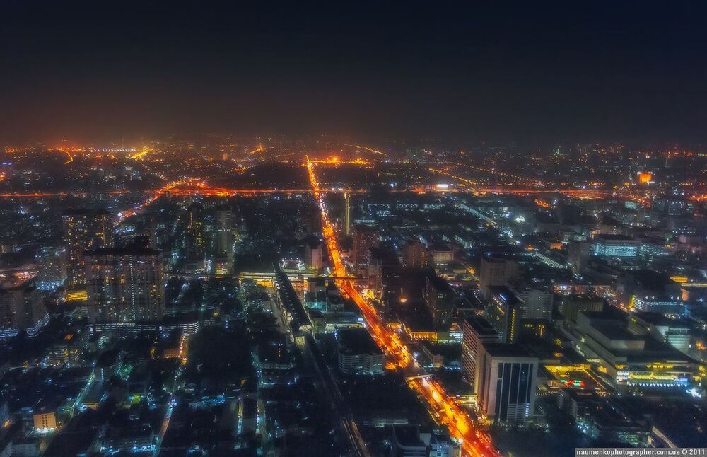 Таиланд. Вечерний Бангкок. Вид с отеля Baiyoke Suite.