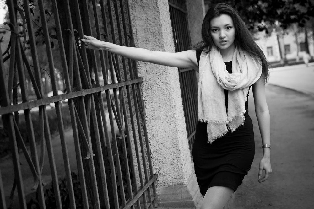 b/w
