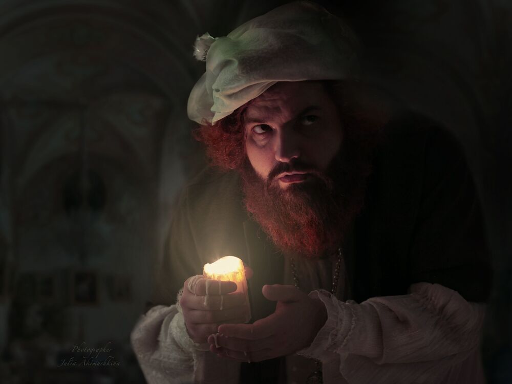 Тем временем во дворце.....