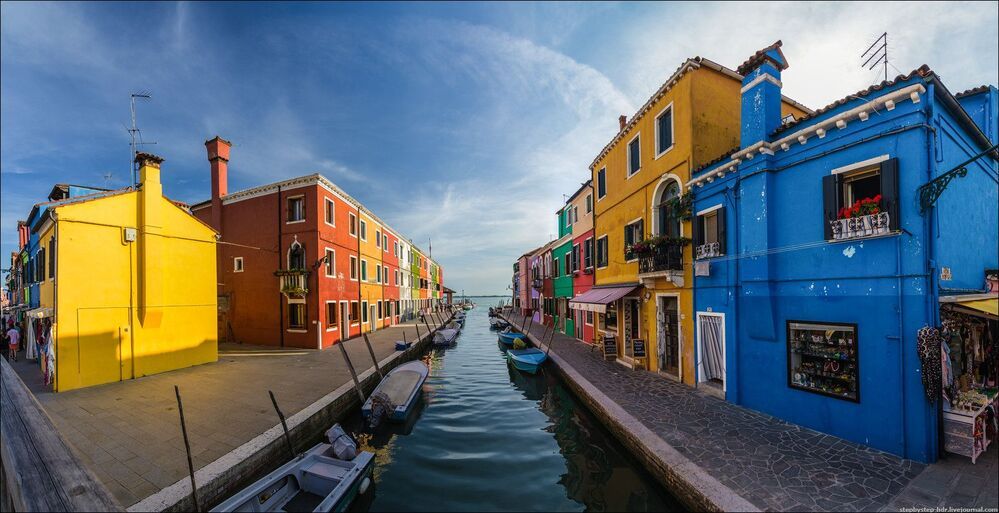 Улочками Burano