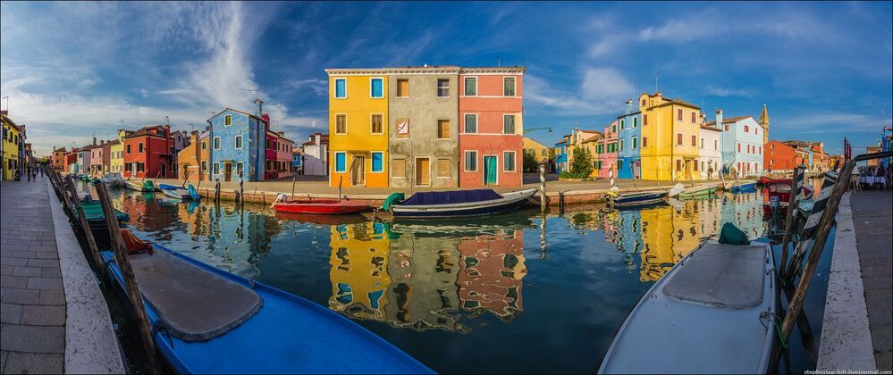 Улочками Burano