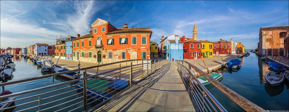 Улочками Burano