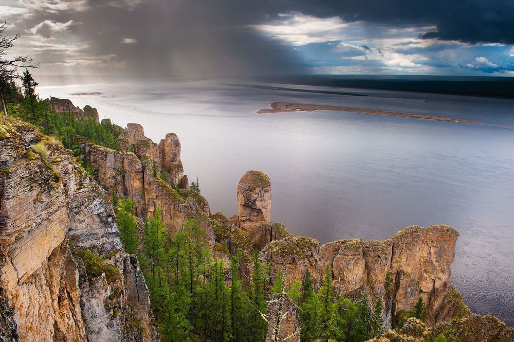 Река Лена и Ленские столбы