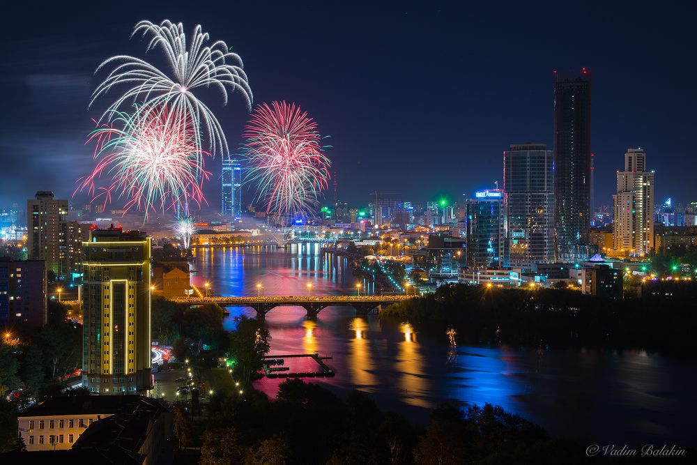 Фейерверк на День города. Екатеринбург, Россия
15.08.2015