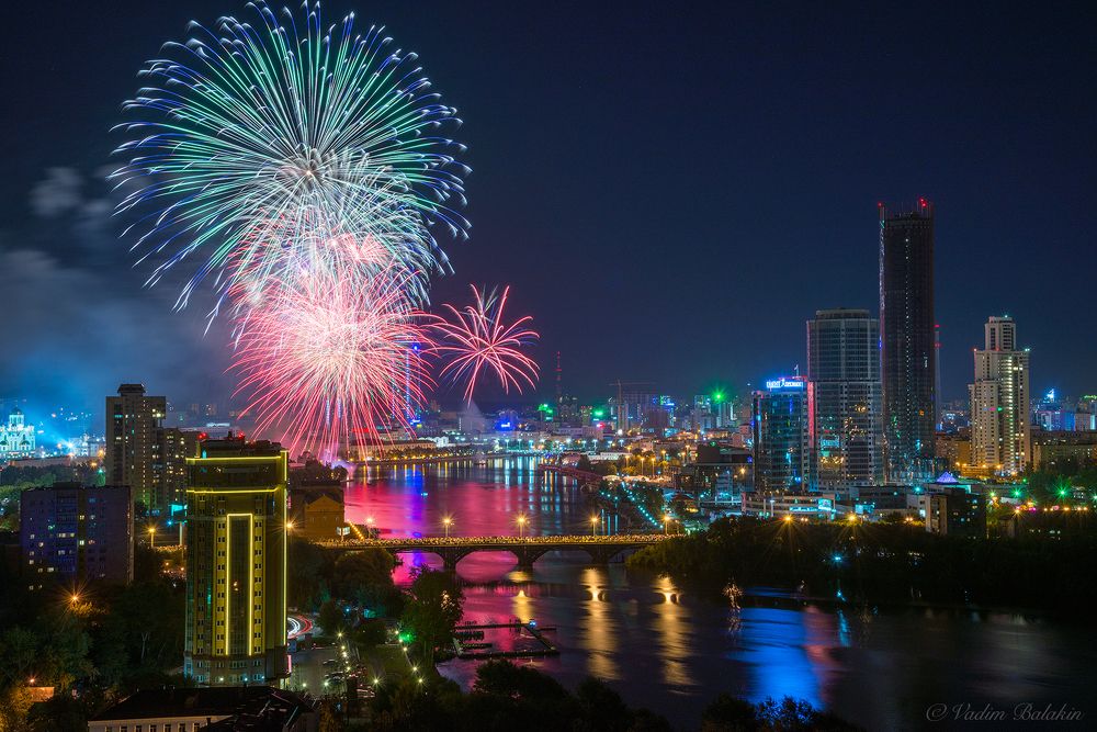 Фейерверк на День города. Екатеринбург, Россия
15.08.2015
