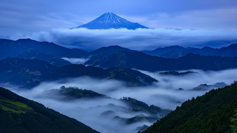Islands on sea of cloud 2
