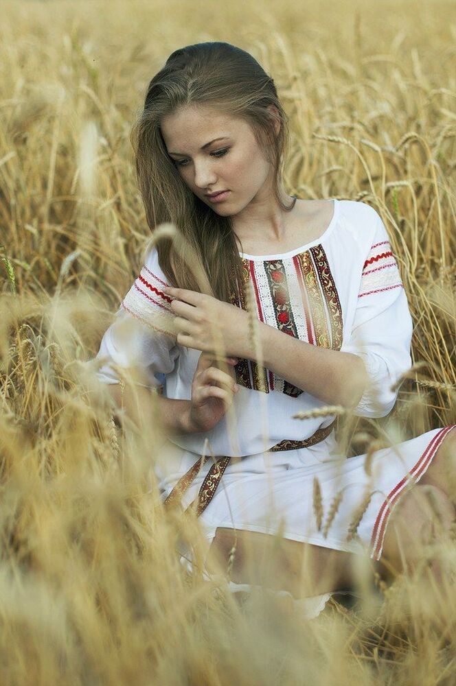 Девушка с пшеницей