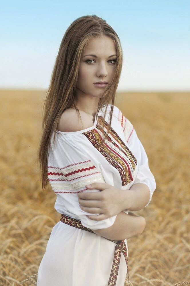 Девушка с пшеницей