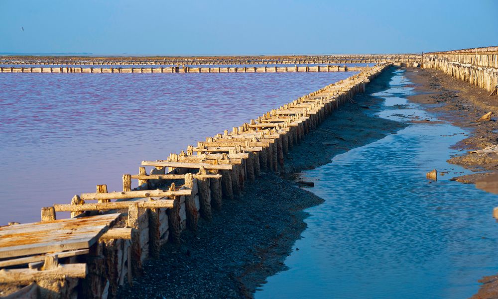 02 Нашей основной целью было посещение места добычи морской соли. Оно встретило нас примерно так. Вроде бы, ничего особенного&hellip;
