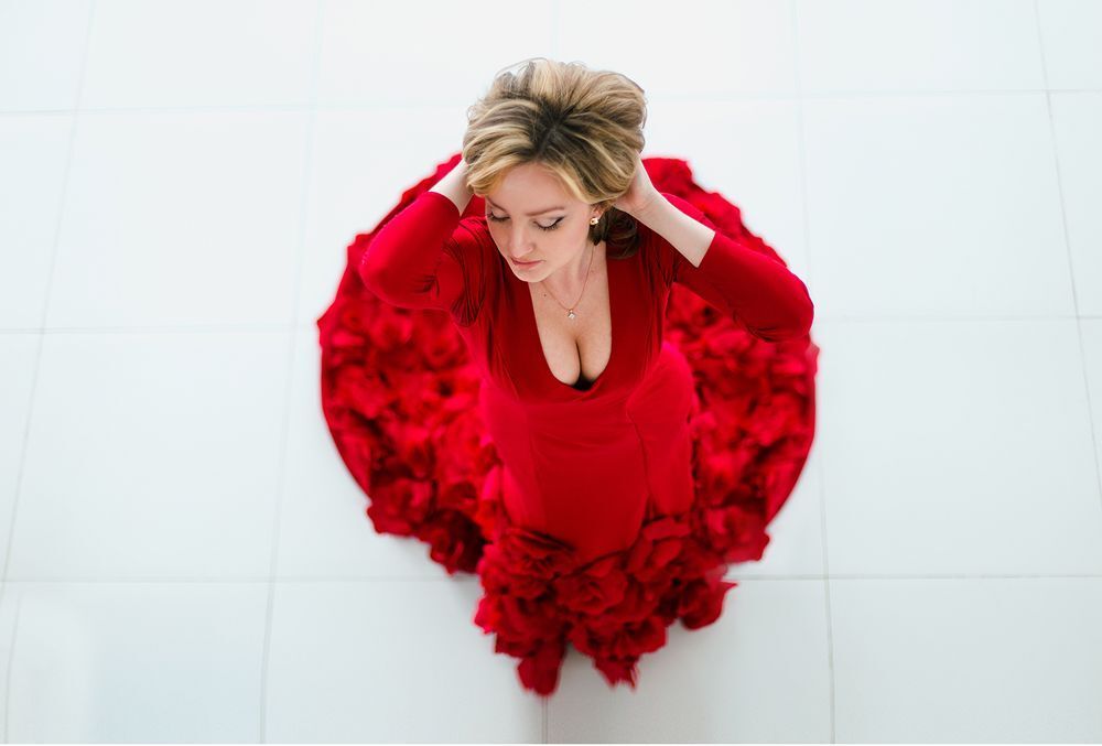 Lady in red