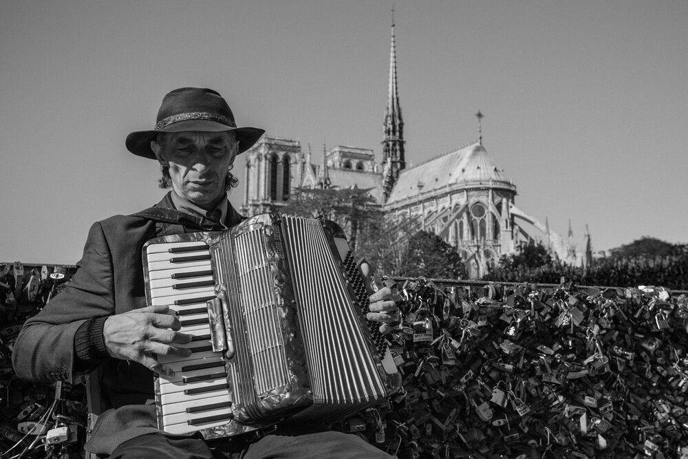 Djoro, accordion player, truck driver and &laquo;free man&raquo;.