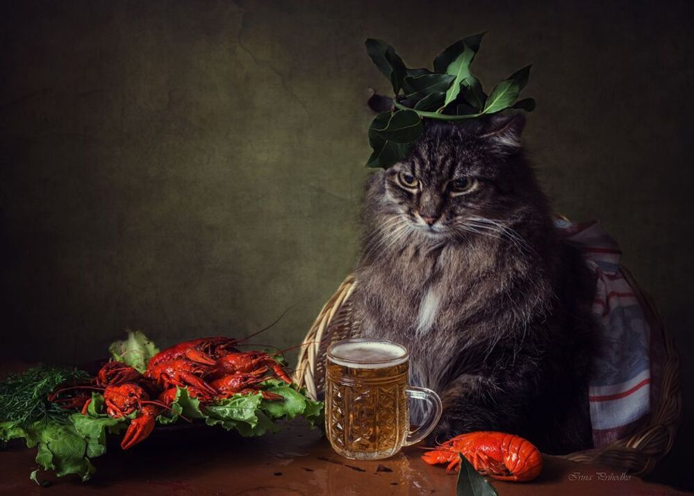- Все ниц, да кланяться до земли!