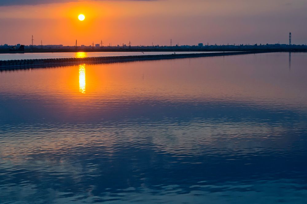 04 А на закате озеро порадовало меня очень красивой пластикой воды