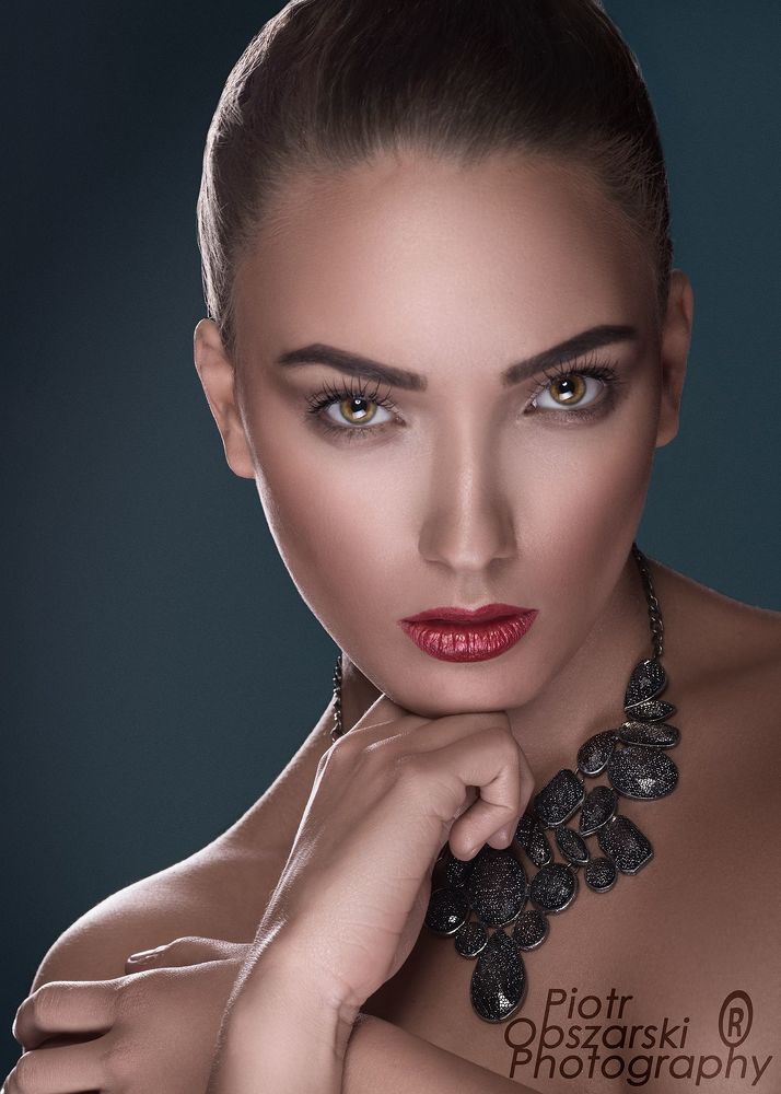 Foto Piotr Obszarski
Make Up Amelia Czernomord