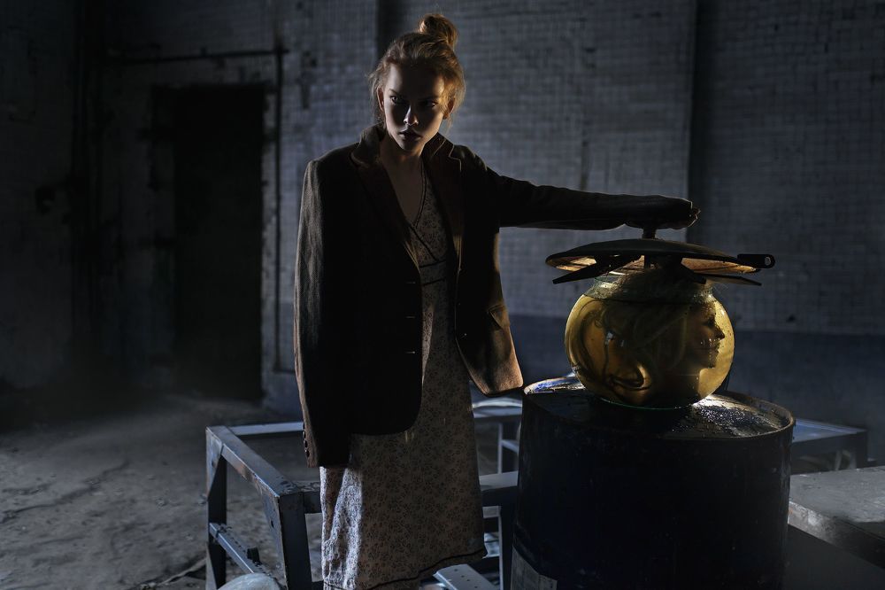 Проект "Thrown". 
Модель Анна Березина
Фотограф Сергей Клычихин