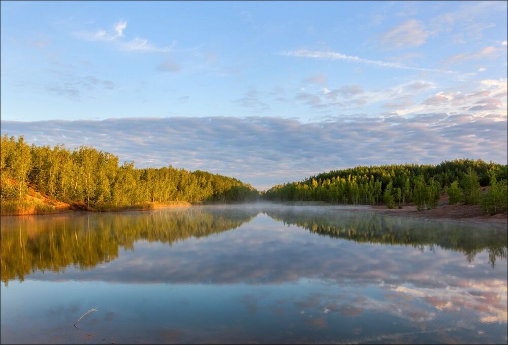 Утро на карьерном озере
