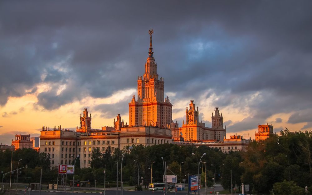 На закате