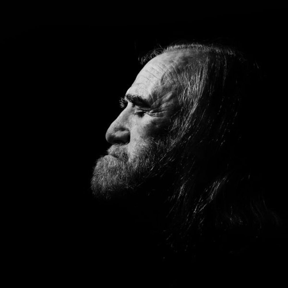 Джанибекян Карен Гургенович

Karen Gurgen Janibekyan

Родился 1 июля 1938 года в Ереване. 
В 1966г. окончил Ереванский художественно-театральный институт. 
В 1966-67гг. работал в Армянском драматическом театре в Тбилиси, в 1967-69гг. в драматическом театре им. Г.Сундукяна. Отец актера Микаэла Джанибекяна.