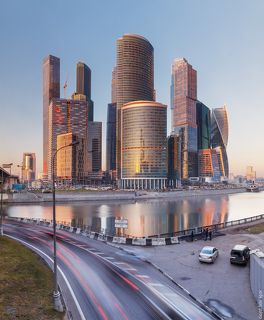 Высоченный город на закате