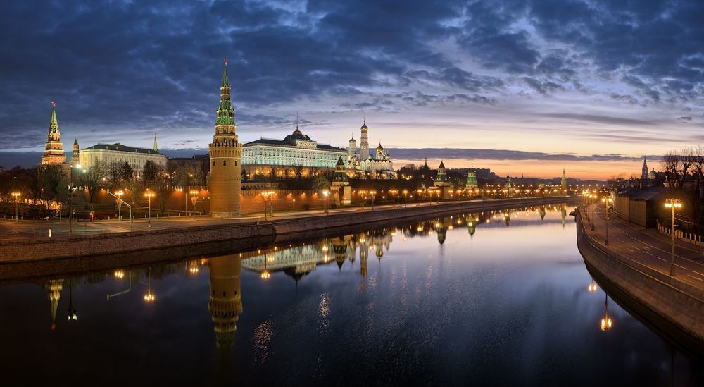 утро у стен Кремля