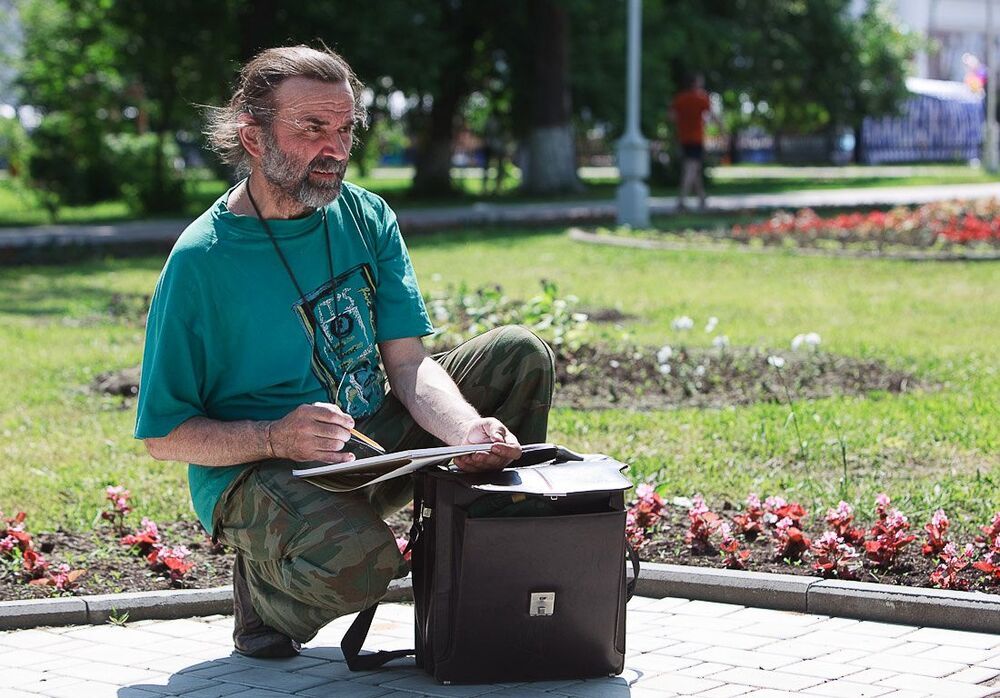Художник был "пойман" за творческим процессом:)