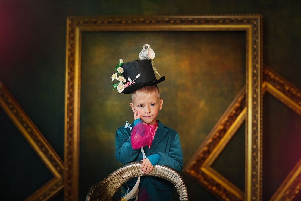 Alice, Mad Hatter and Brabanson