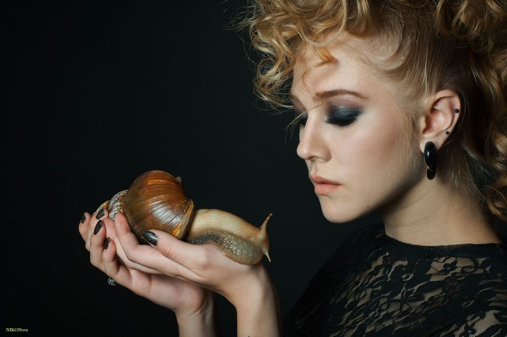 Girl snail